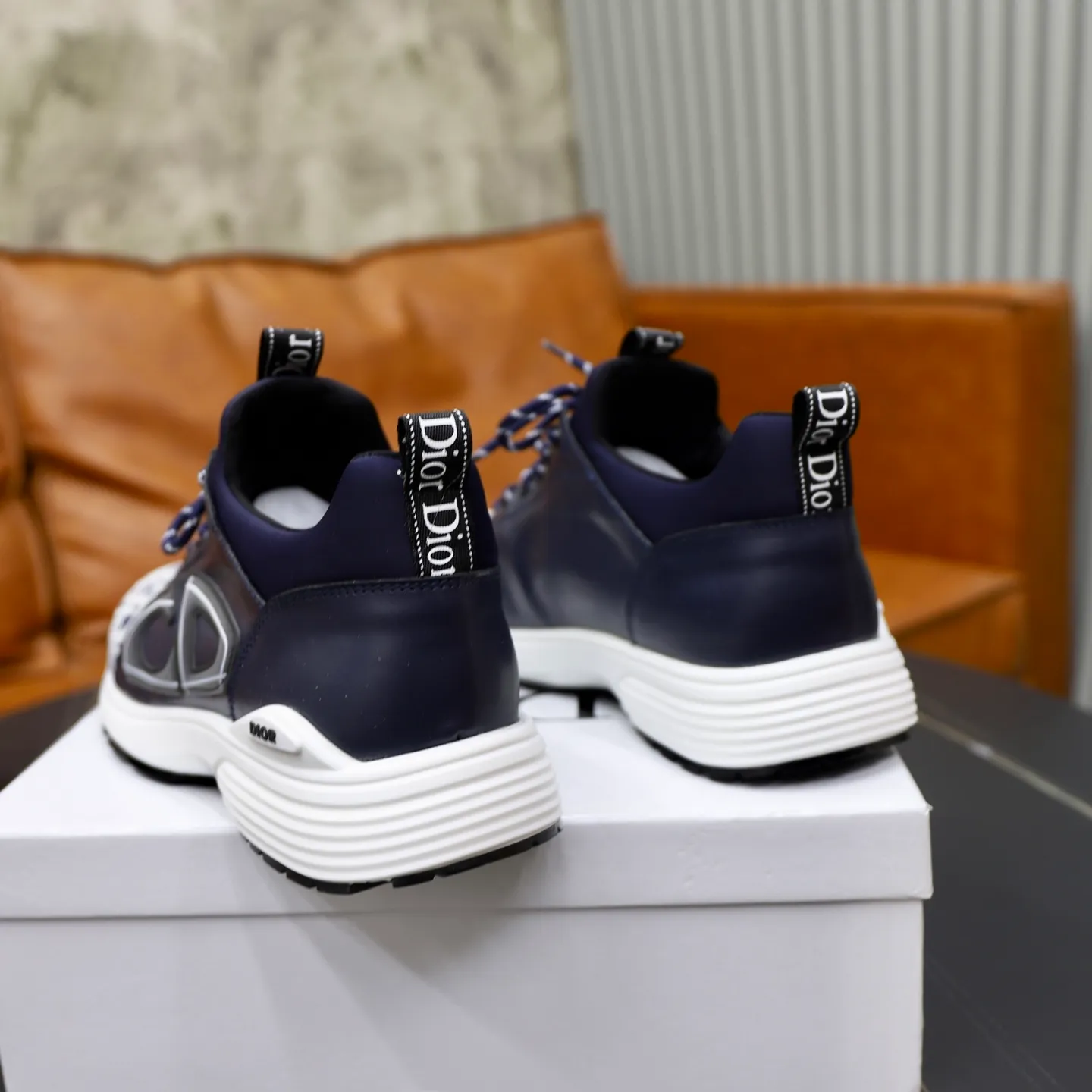 Ex-factory price: 462💰🙅‍♂️🙅‍♂️🙅‍♂️ Brand: Dior DIOR Standard code: 38-44 (45 customized) Grade: Same as the official website Material: Original material splicing Comfortable and breathable lining Lightweight and wear-resistant sports outsole Style category: Men's fashionable casual shoes Running sneakers Distinguished luxury brand elements Top luxury Color: actual picture color